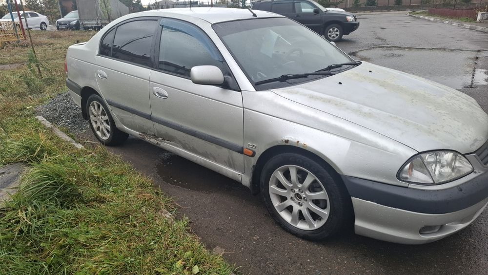 Тайота авенсис 2001г. Продам