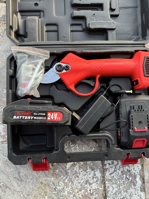 Секатор 24 v новый