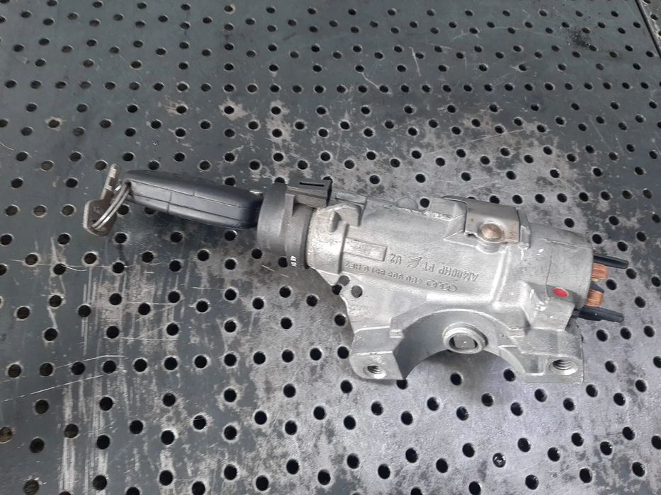 contact auto cu cheie  audi a6 c5 4b   2002 4b0905851c