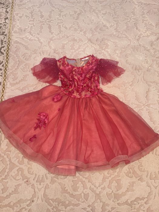 Rochita eleganta fetite din tulle si perle de la Hira Design 3 - 4 ani