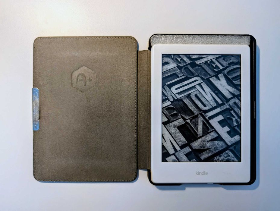 Kindle 8th Generation (2016) – perfect pentru citit fără oboseală