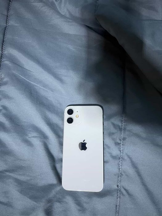 Iphone 12mini с подарък калъфи
