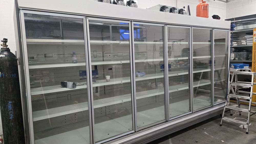 Крайстенна хладилна витрина Linde Monaxis с вграден хладилен агрегат