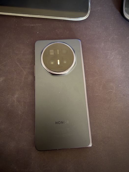 Honor Magic V6 black