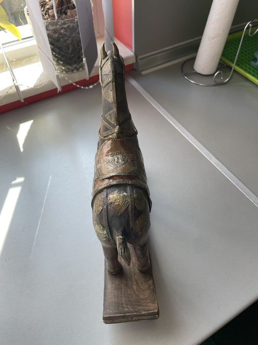 Месингов конник месингови лебеди месингов масивен пепелник