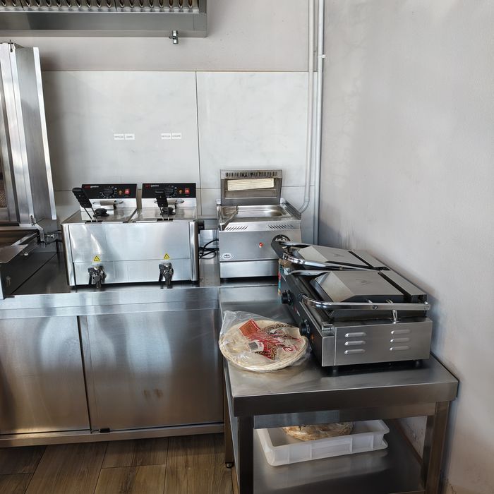 Vand afacere la cheie, fast food