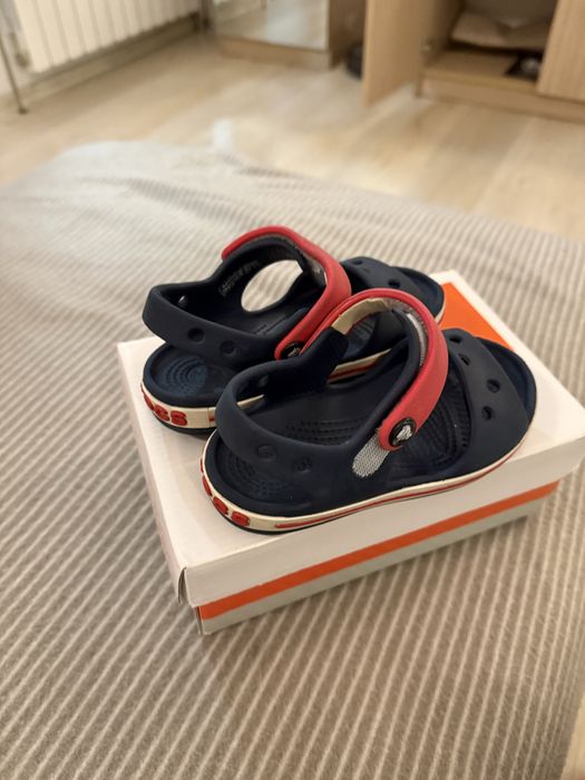 Детски сандали на Crocs …..