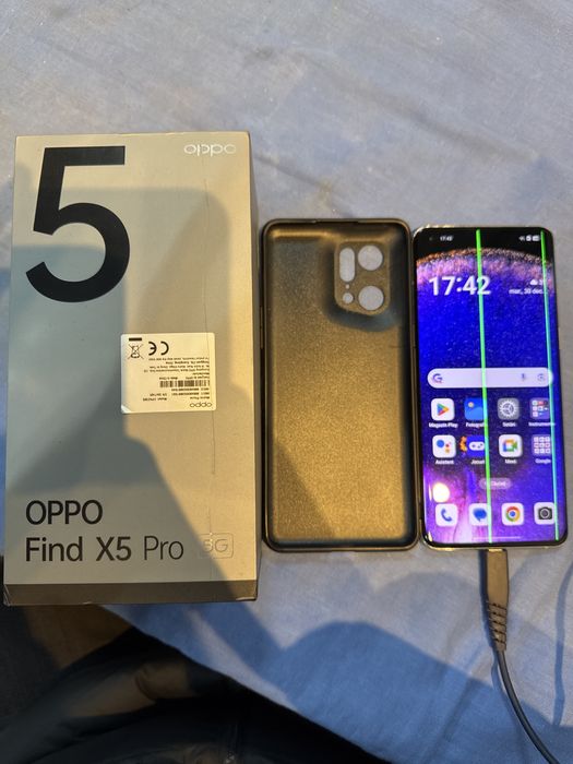 Telefon Oppo Find X5 Pro 5G cu dunga pe ecran