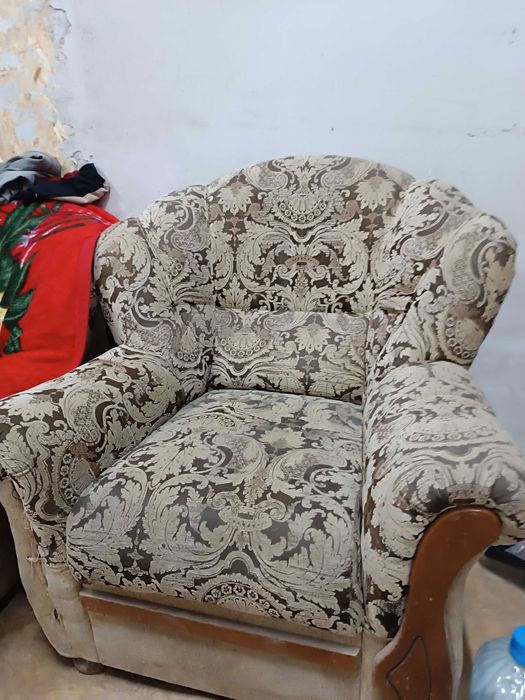 Продам мягкое кресло