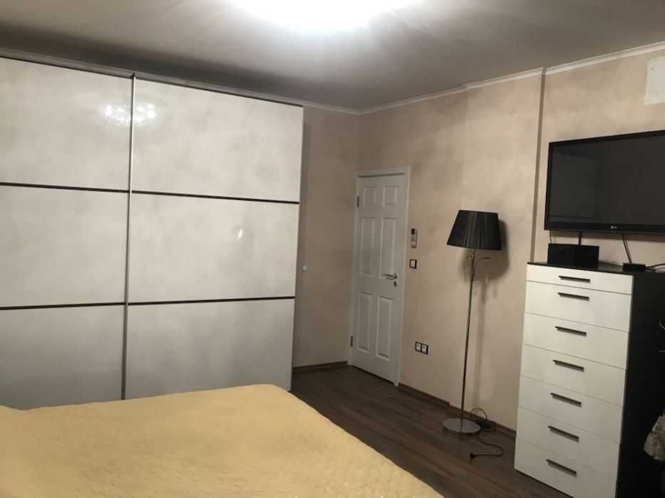 Продава се Тристаен апартамент в София, Център - 91 кв.м за 1141 €/кв.м - Снимка #9