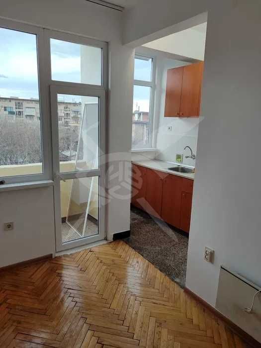 Дава се под наем Двустаен апартамент в Асеновград - 78 кв.м за 298.86 € - Снимка #2
