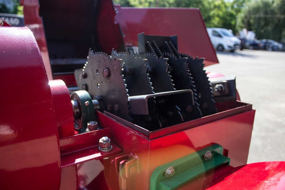 Tocator furaje UNITEH 400-30 cu turbină, motor inclus