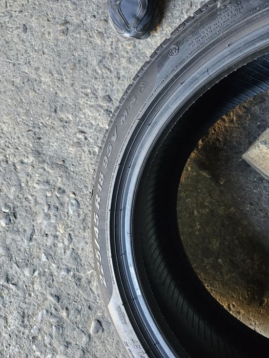 2 anvelope iarna 225 45 18 Pirelli Runflat 2019