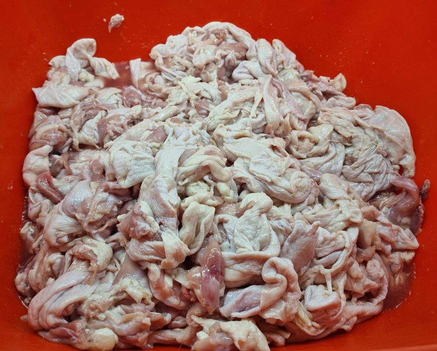 Шкурки куринные 7000 сум. 1 кг.