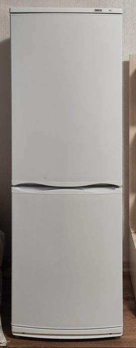 Продается холодильник Atlant