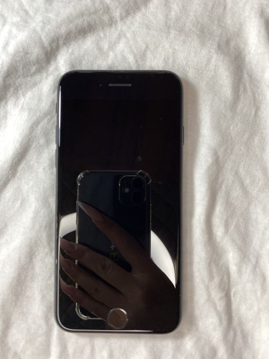 Продажа айфона  SE 2020