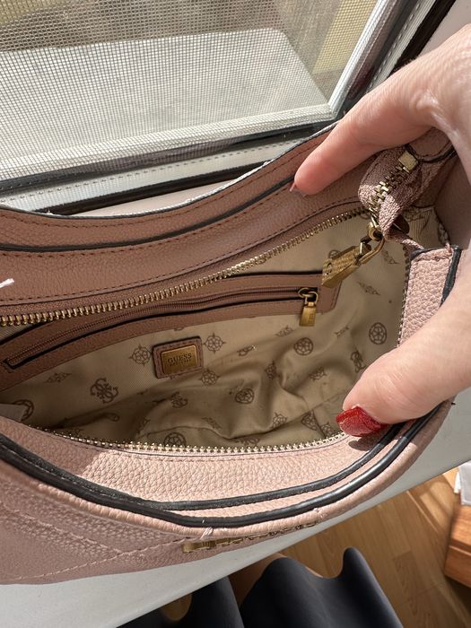 Дамска чанта Guess