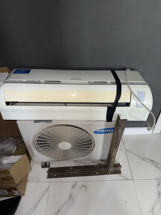 Кондиционер Samsung AQ09UGFX