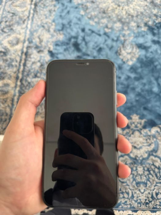 iPhone 11 в хорошем состоянии