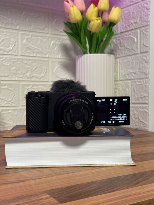 Sony ZV-E10 + 16-50mm OSS + Sony GP-VPT2BT