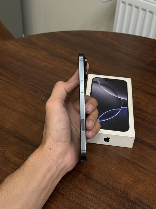 iPhone 16 Pro Max 256gb 93yomks Black Titanium
