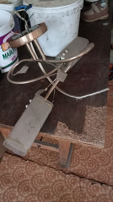 Продам люстры б/у недорого