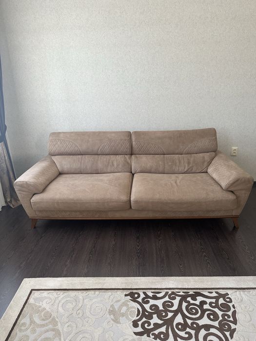 Продам два дивана и один кресло!