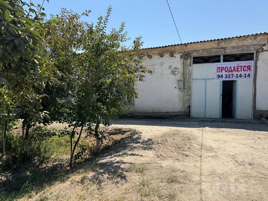 Romitanda srochni kelishilgan holda hovli sotiladi