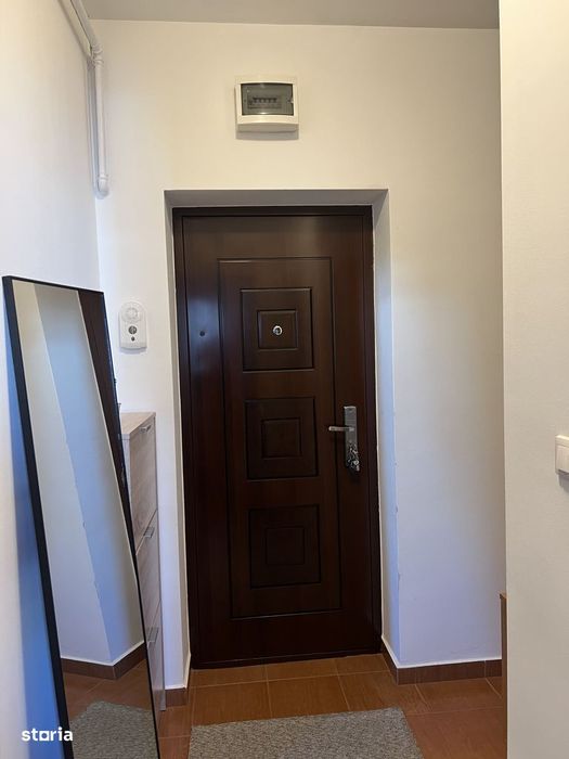 Garsonieră spațioasă cu balcon și loc de parcare în Arad