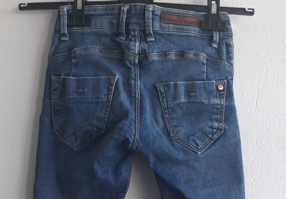 Дамски дънки C.O.J