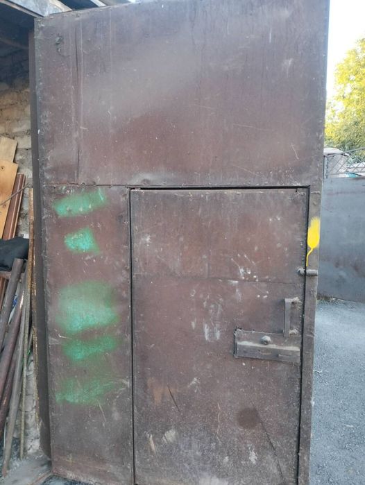 Продам ворота гаражные утепленые