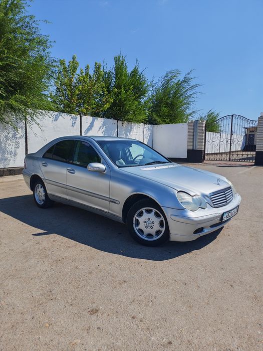 Mercedes benz c200