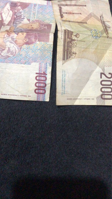 vand bani vechi lire italienesti