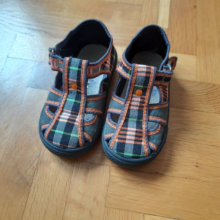 Сандали пантофи 23 номер