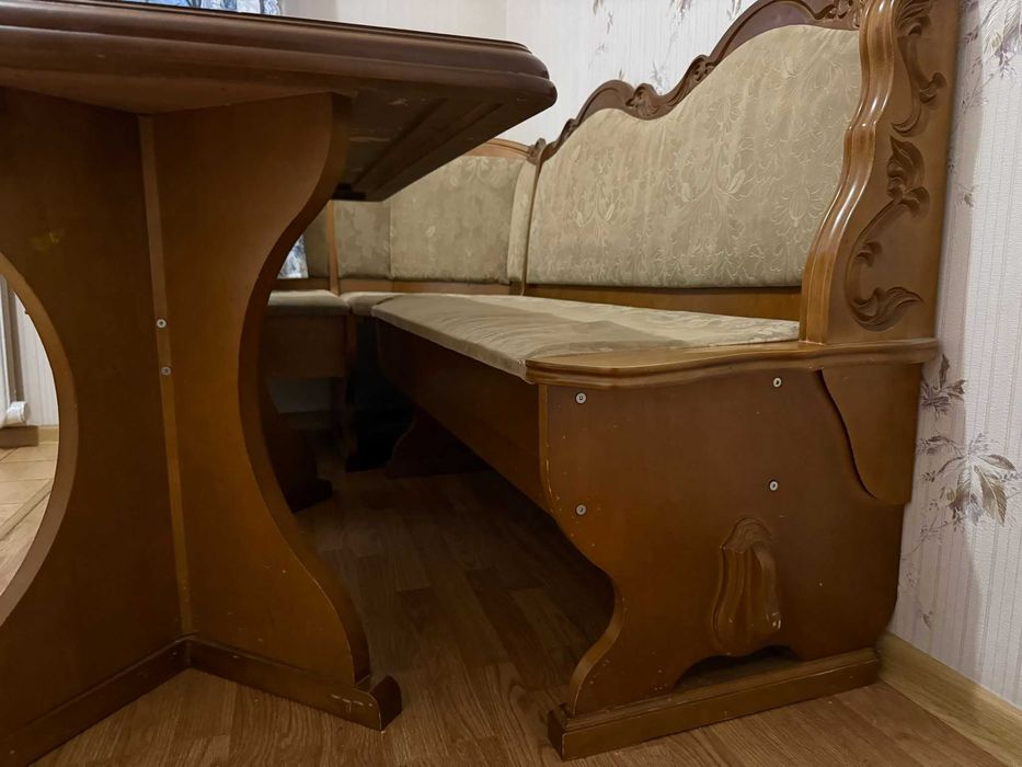 Продам срочно кухонный уголок