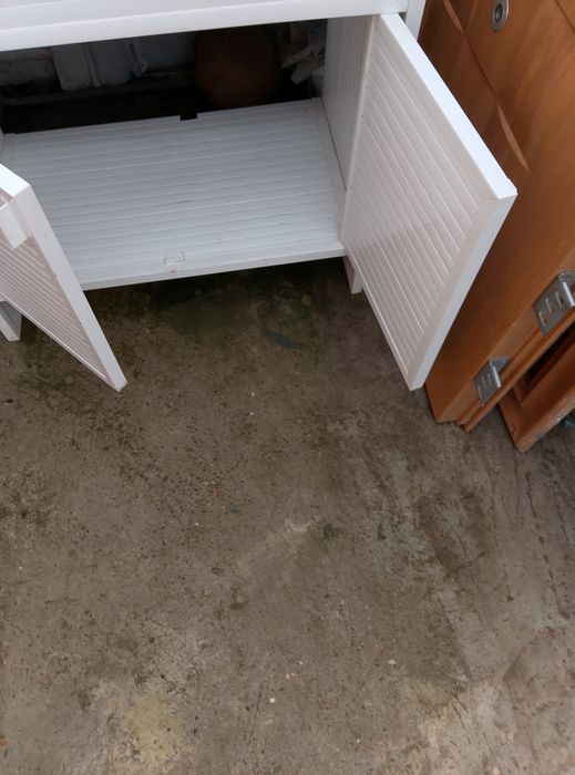 De vânzare chiuveta cu masca