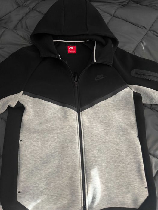 Nike Суичър Tech Fleece Черно и Сиво