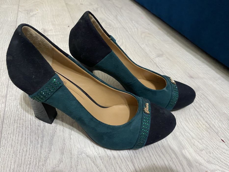 Продам туфли новые