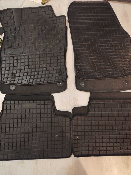 Vând set covorase textil și cauciuc Opel Astra H