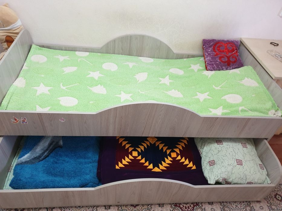 Кровать двухуровневая