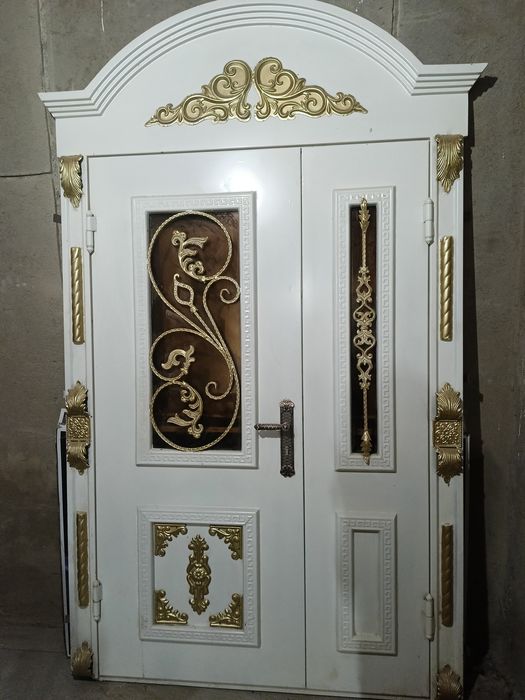 Темыр есык сатылалды