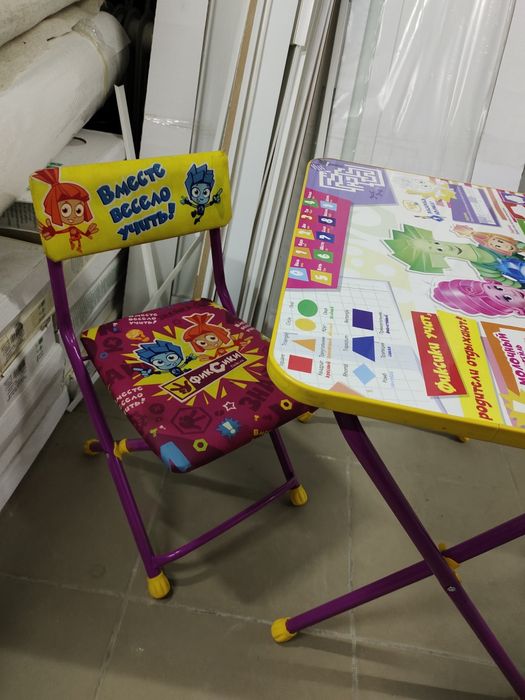 Детский стол и стул