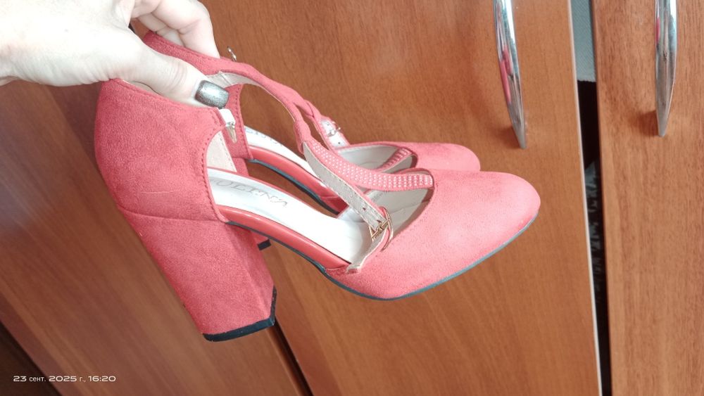 Туфли продам срочно