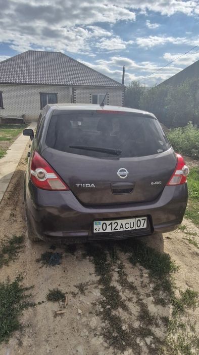 Продам машину ниссан тиида