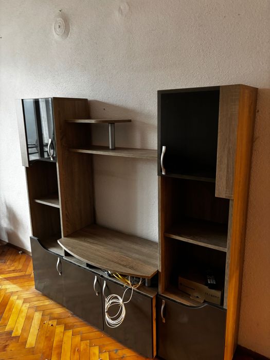 Холна секция от ПДЧ с дървесен и сив цвят