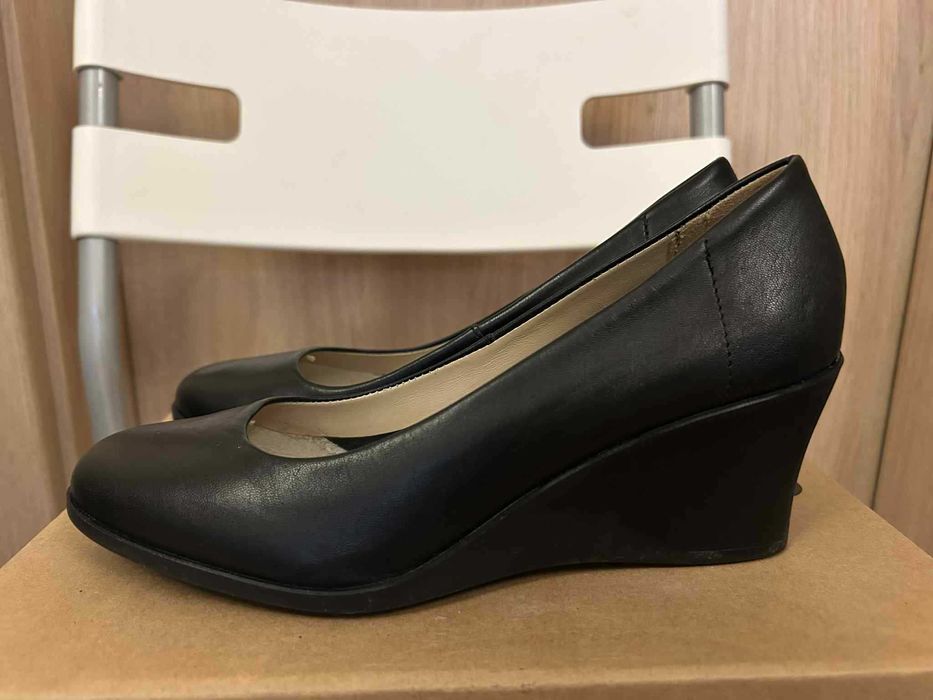 Дамски обувки на платформа BATA