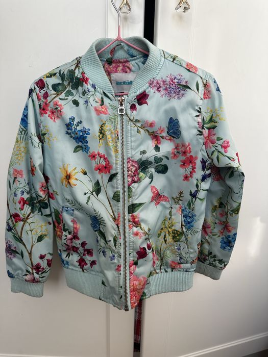 Куртка легкая яркая