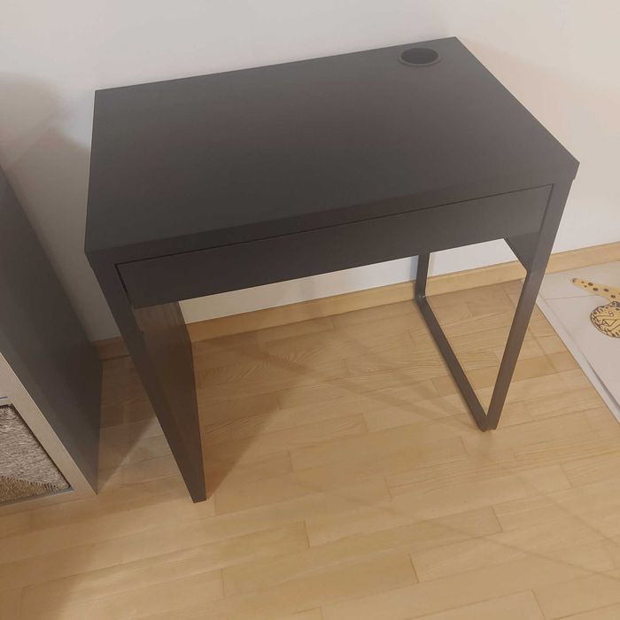 Бюро и стол, като нови