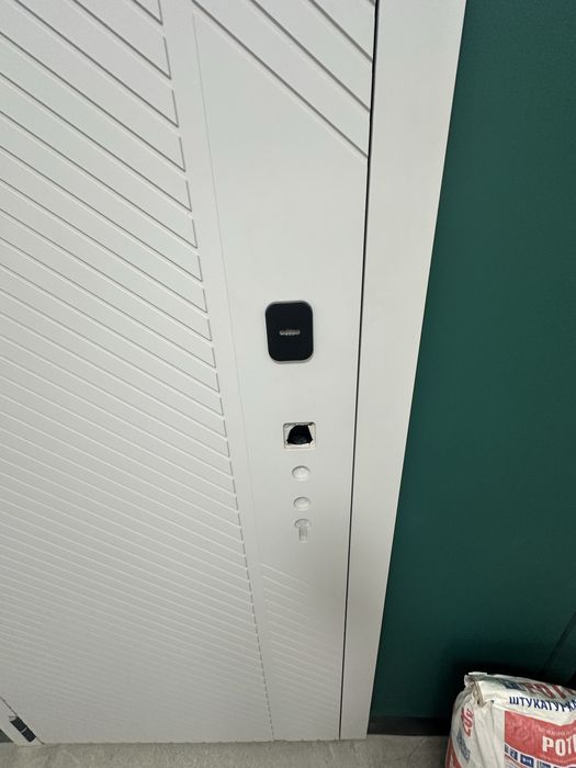 Продам входную дверь