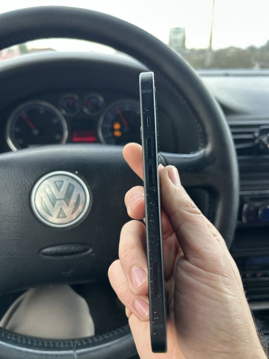 Vand iphone 15 negru 128 gb neverlocked